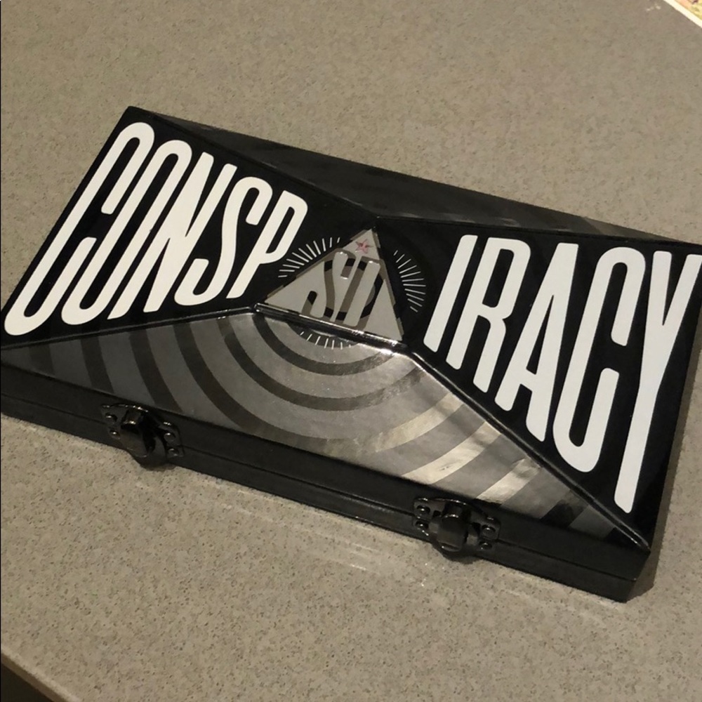 Conspiracy palette Jeffrey Star and Shane Dawson